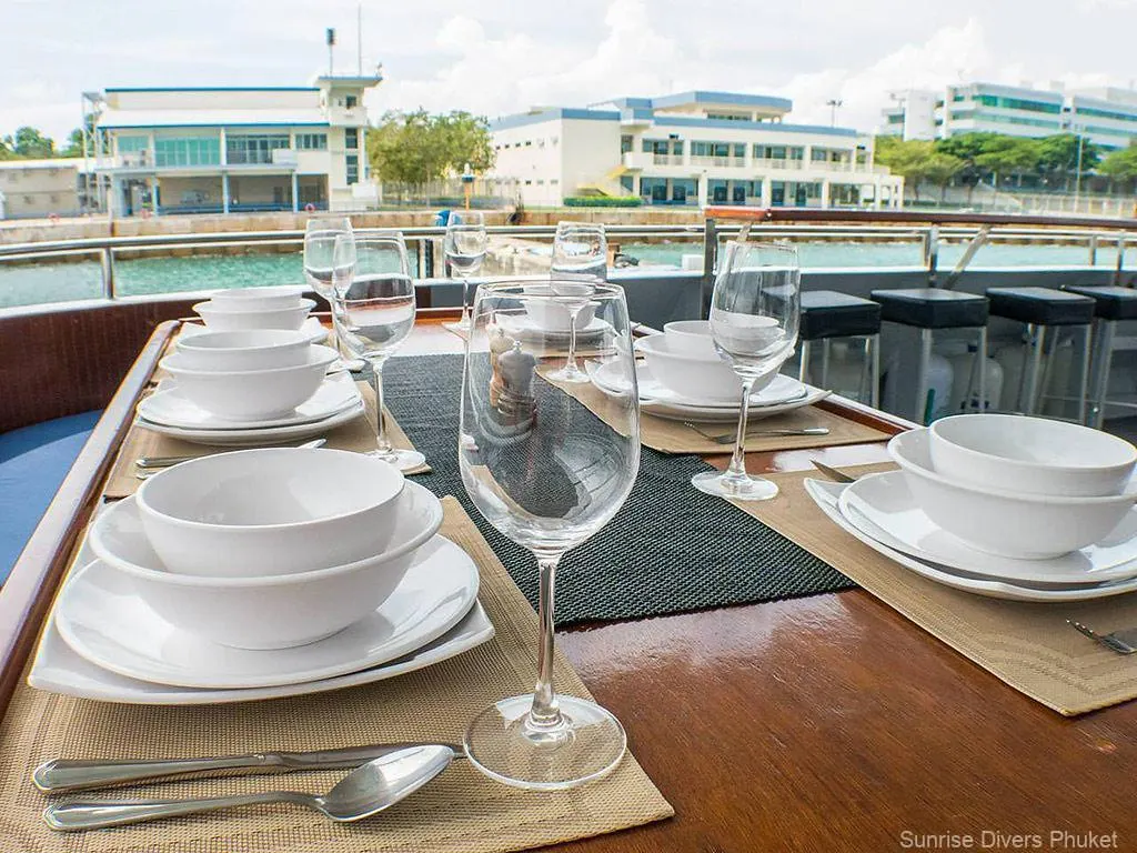MV DiveRACE Class X — фото судна 5
